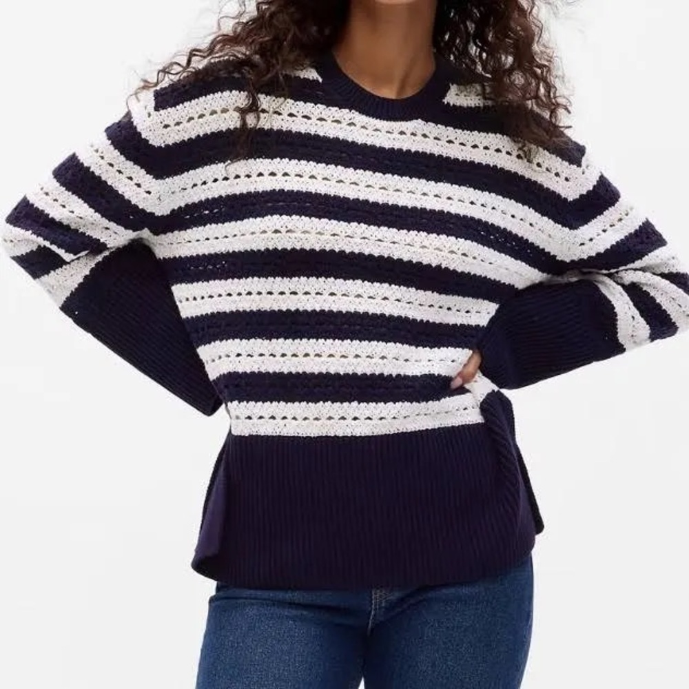 Gap 24/7 Split-Hem Crochet Sweater in White & Navy Blue Stripe - Size Small